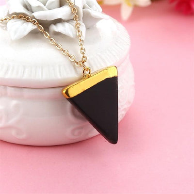 Collier doré avec pendentif triangulaire en pierre naturelle obsidienne verte