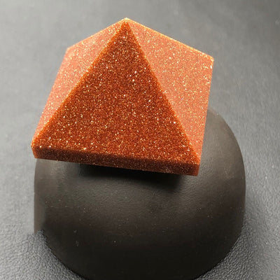 Pyramide en sable rouge